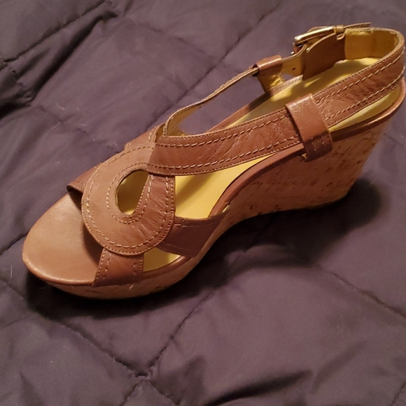 Platform sandals - Picture 2 of 3